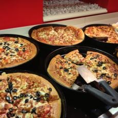 "En Çok Kim Yiyecek" Yarışlarının Yapıldığı, 2010'lara Kadar Süren Sınırsız Pizza Furyası