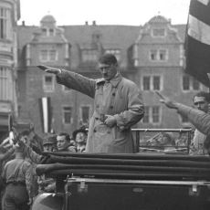 Adolf Hitler Neden İntihar Etmeyi Seçti?