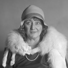 Yasak Aşkını 9 Yıl Boyunca Tavan Arasında Saklayan Kadın: Dolly Oesterreich