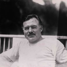 FBI, Ernest Hemingway'i Neden Yıllar Boyunca Takip Etti?