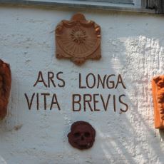Ars Longa, Vita Brevis Deyişi Gerçekten de Sanat Uzun, Hayat Kısa Anlamına mı Geliyor?