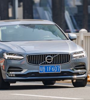 Volvo'nun Hala En Güzel Araçlarından S90 Nasıl Araba? Alınır mı?