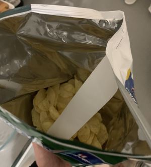 Cips Paketlerinin İçinden Çıkan Beyaz Şerit Neyin Nesidir?