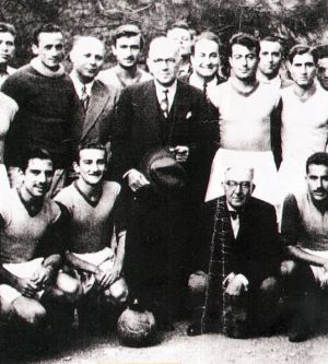 Fenerbahçe Spor Kulübü'nün Soğuk Savaşı Anımsatan Siyasi Tarihi