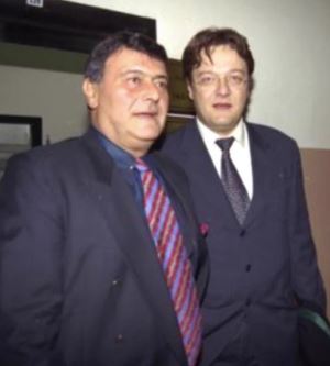 Ferdi Özbeğen ve 31 Yaşındayken Evlat Edindiği Yardımcısı Hilmi Mutlu'nun Gizli İlişkisi