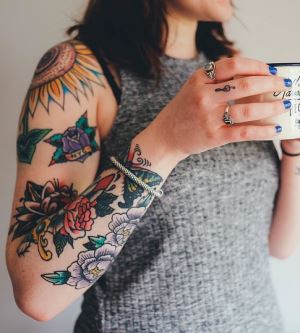 Red Pill Öğretisinin Dövme Yaptıran Kadınlarla İlgili Yaptığı Çıkarımlar