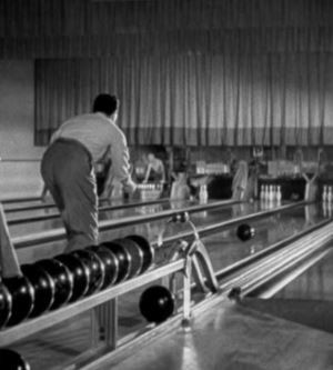 Kara Filmlerde Sadece Bir Oyun Yeri Değil, Kritik Kararların Alındığı Mekan: Bowling Salonu