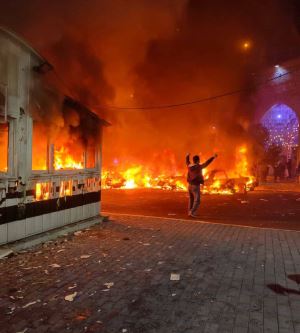 Rejim Karşıtı Protestoların Giderek Büyüdüğü İran'da Neler Oluyor?