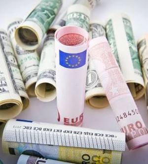AB, Euro'nun Dolar Karşısında Değer Kaybetmesine Neden Bile Bile Göz Yumuyor?