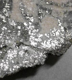 Termodinamik ve Elektromanyetizma Söz Konusu Olduğunda Gümüş Neden Rakipsiz?