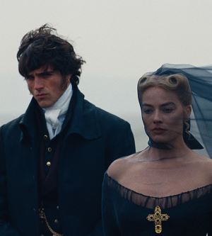 Klasik Bir Hikayenin Yarım Yamalak Uyarlaması: Uğultulu Tepeler Film İncelemesi