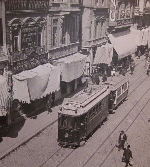 1913 Yılının İstiklal Caddesine Dair Şimdi Bakınca Çok Acayip Gelen Detaylar