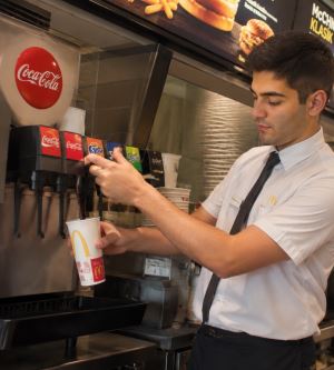 McDonald’s’taki Coca-Cola Neden Başka Yerlerdekinden Daha Lezzetli?