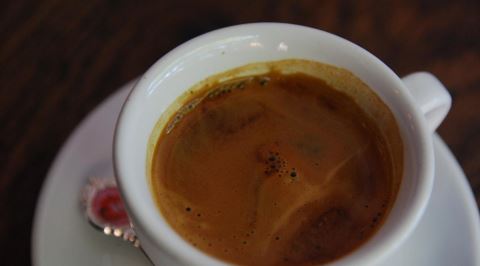 Su ve Espressoyla Hazırlanan Long Black'in Americano'dan Farkı Nedir?