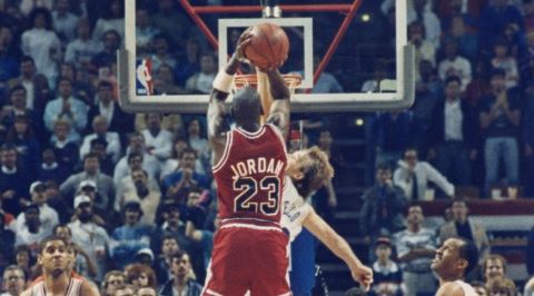 Spor Tarihinin En Ünlü Son Saniye Basketlerinden Biri: Michael Jordan İmzalı The Shot