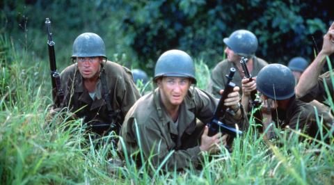 Yönetmen Terrence Malick'in The Thin Red Line'ın Kurgusundaki Efsane Oyuncu Kıyımı