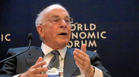 Nobel Ekonomi Ödüllü Psikolog Daniel Kahneman'a Göre Bizi Asıl Mutlu Eden Şeyin Formülü