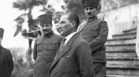 Milli Sır Teorisi: Atatürk, Cumhuriyet Fikrini Şartlar Olgunlaşana Kadar Saklamış mıydı?