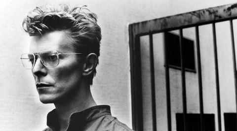 David Bowie Hakkında, Arkaya Bir Şarkısını Açıp Okurken Keyif Verecek Tatlı Detaylar