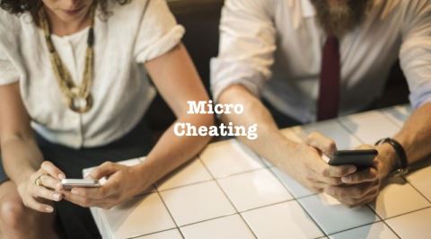 Aldatma Olup Olmadığı Çiftten Çifte Değişebilen Sevimsiz Hareketler: Micro Cheating