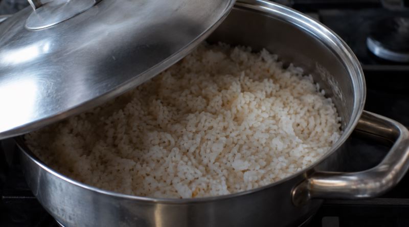 Dünden Kalan Pilavı Isıtmak Sağlık Açısından Riskli mi?