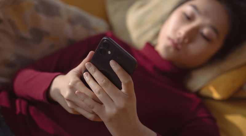 Instagram'da Mutlu Mutlu Hayatları Görüp Morali Bozulanlara İyi Gelecek Bir Teselli