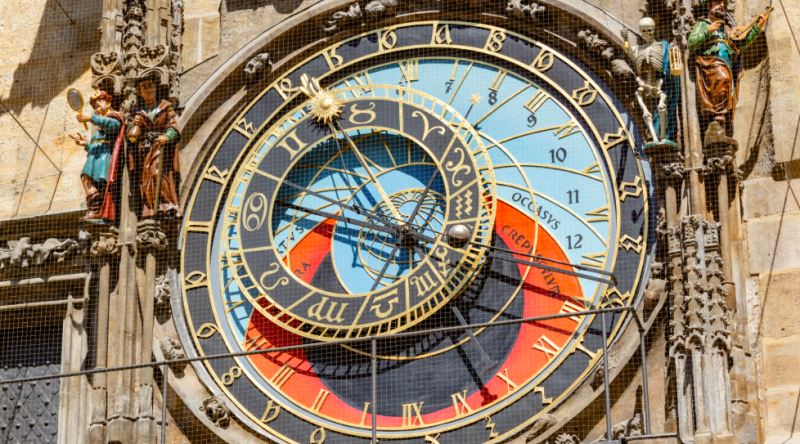 Zamanı Değil, Gökyüzünü Okuyan Astronomik Saatler Nasıl Çalışır?