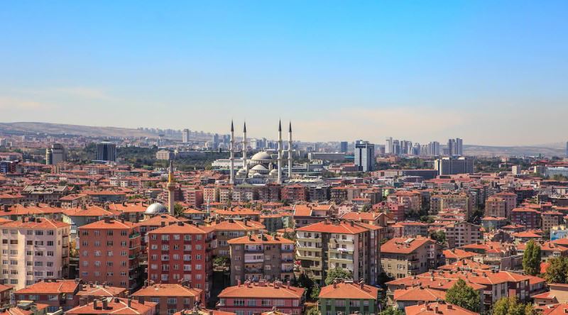 2001 - 2026 Türkiye Emlak Piyasası: 25 Yılda Ev Fiyatları 3 Büyük Şehirde Ne Kadar Yükseldi?