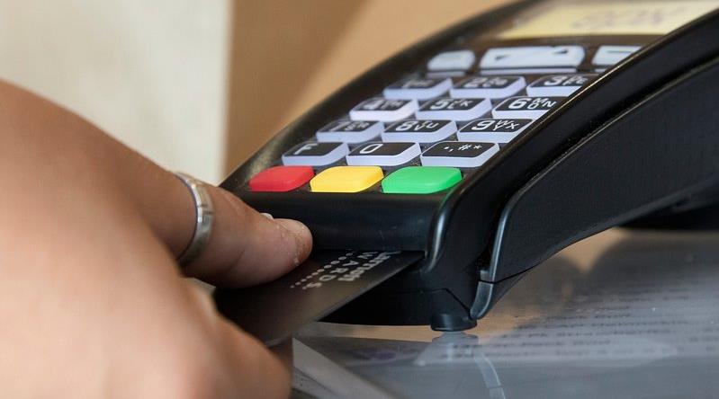 Para, Kredi Kartından Hemen Çekilirken İadesi Neden Günlerce Sürebiliyor?