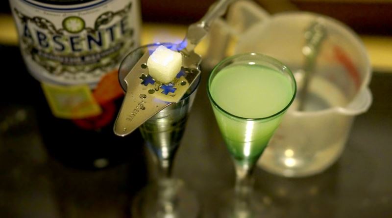 Savaş Alanından Paris Gecelerine: Absinthe Nasıl Bir Fenomene Dönüştü?