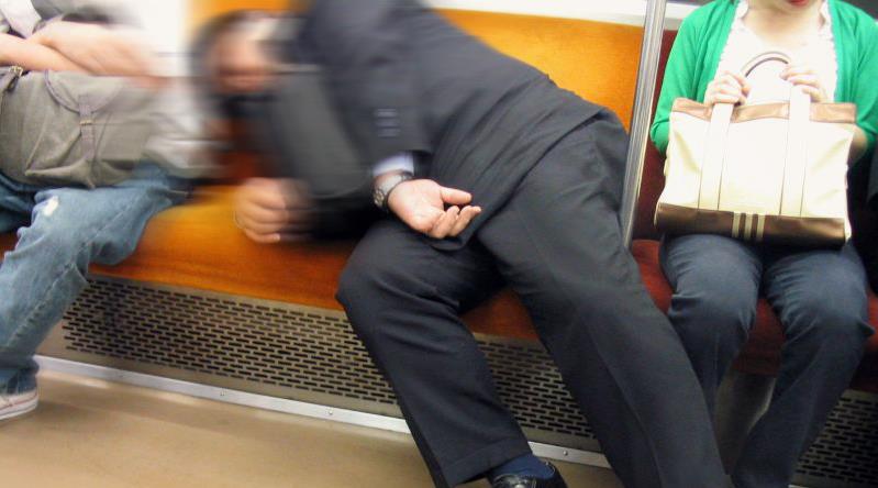 Japonya'da İşine Ölümüne Bağlı, Hayatını İşine Feda Eden Çalışan Tipi: Salaryman