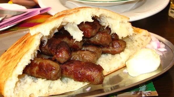 Balkanların Ünlü Cevapi Köftesi Neyin Nesidir? Diğer Versiyonları Arasındaki Fark Nedir?