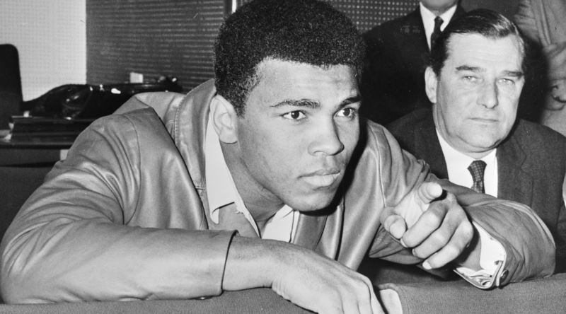Muhammed Ali, Savaş Yüzünden Boks Lisansını Kaybedince Geçimini Nasıl Sağladı?