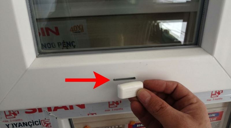 Pencerelerin Alt Kasasındaki Küçük Delikler Ne İşe Yarıyor?