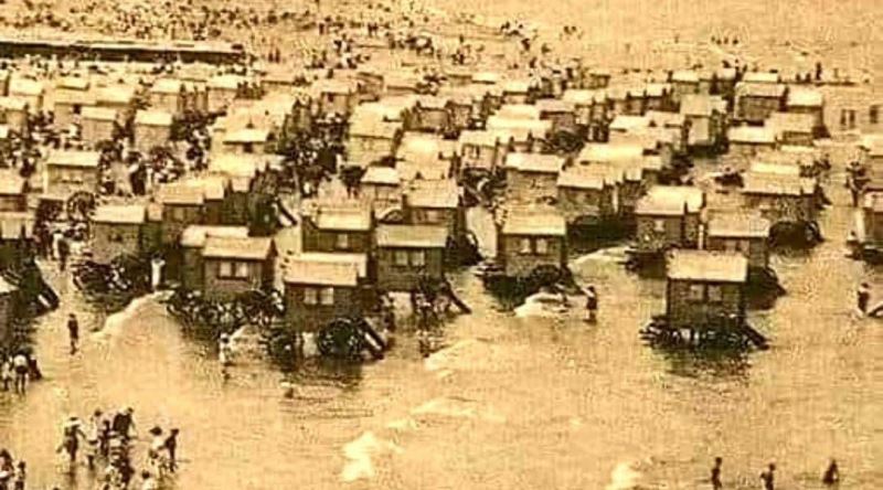 Bir Dönem Kadınları Denize Ulaştırmanın Enteresan Yöntemi: Banyo Arabaları