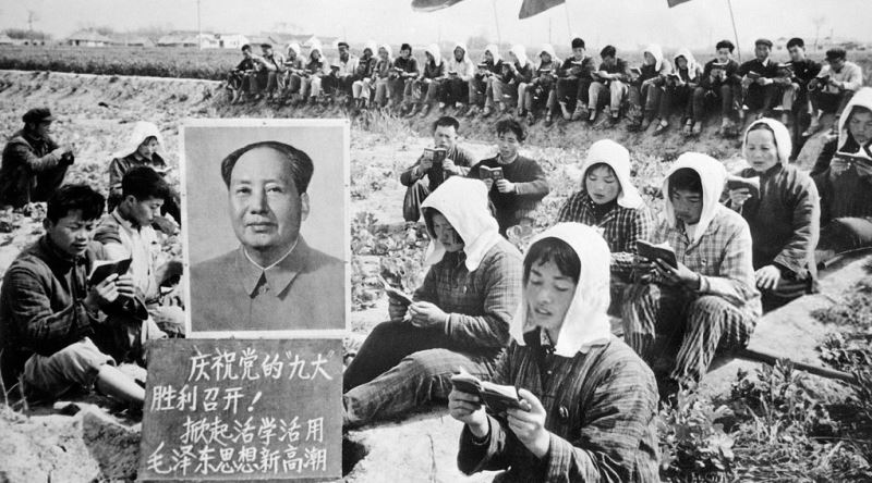 Mao'nun Komünist Yönetimi Güçlendirmek İçin Gençleri Kışkırttığı Kıyım: Kültür Devrimi