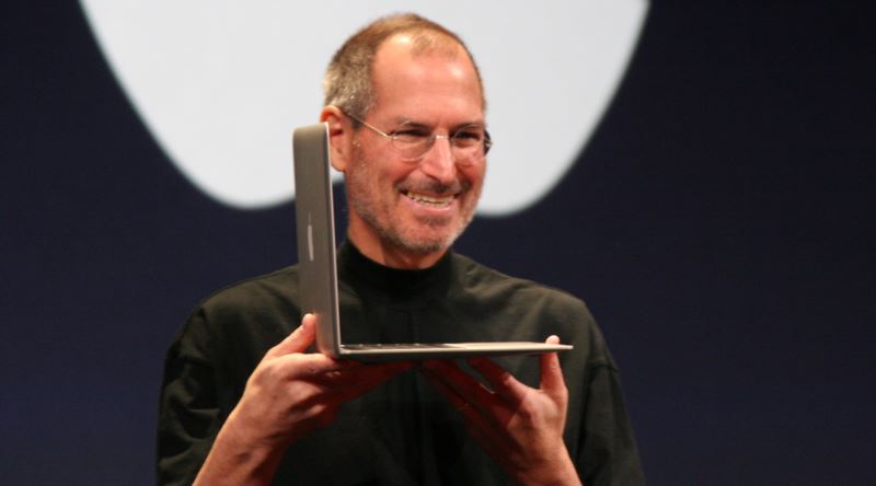 2003'te Kanser Teşhisi Konulan Steve Jobs Neden İlk Başta Ameliyatı Reddetti?