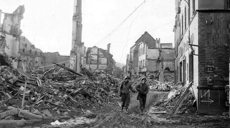 Almanya 25 Yıl İçinde Nasıl Dünyanın En Büyük Ekonomilerinden Birine Dönüştü?