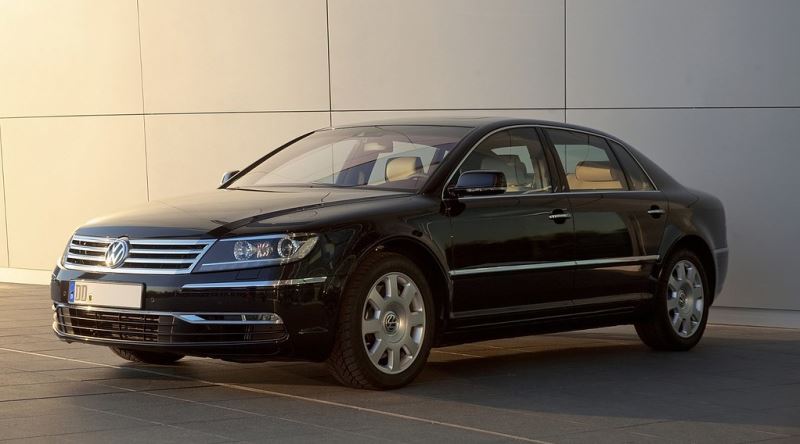 VW'nin Mercedes S'i Geçmek İçin Ürettiği Phaeton Neden Bir Fiyaskoya Dönüştü?