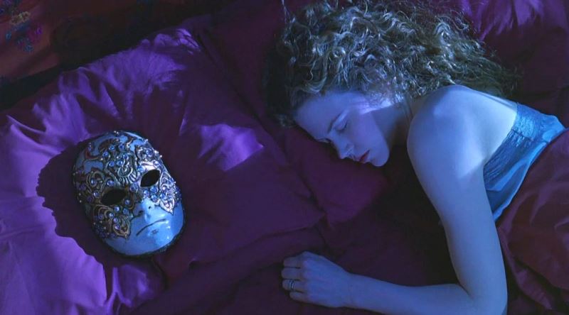 Eyes Wide Shut Filminin Bazı Sahneleri Neden Kayıp?