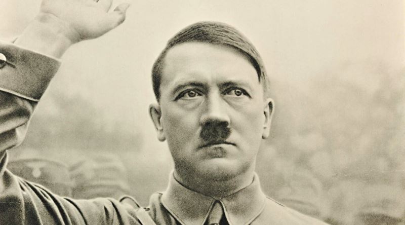 Adolf Hitler Kimdir?