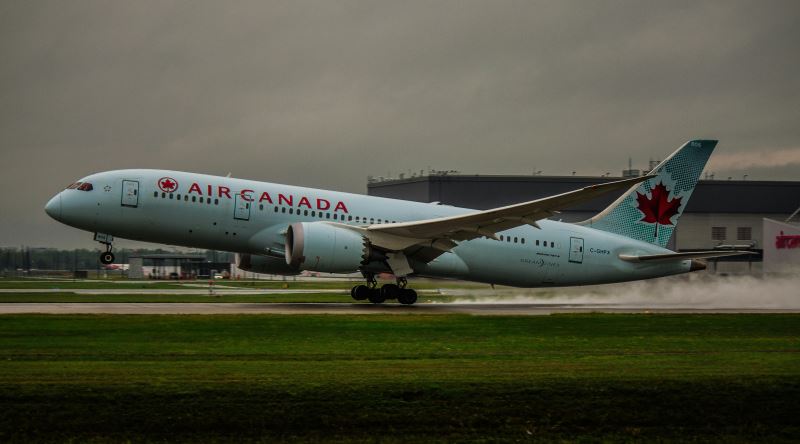 Uçakların Bazen Sert İniş Yapması Neden Aslında Bir Sorun Değil de Gerekliliktir?