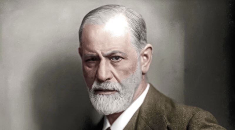Freud’a Göre Aslında Neden Birini Seviyoruz?