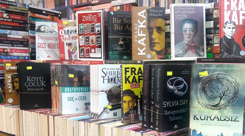 Bu Aralar Ne Okusam Diyenler İçin Yerli-Yabancı Ortaya Karışık Roman Tavsiyeleri