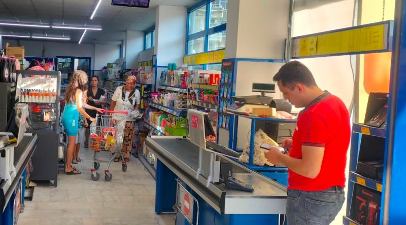 Zincir Market Kasiyerleri Neden Genelde Asık Suratlılar?