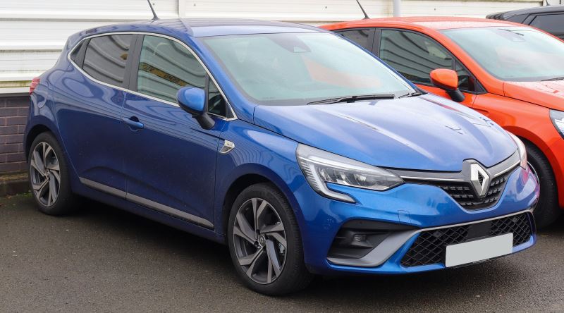 Renault Clio Hangi Marifetlerinden Dolayı Türkiye'de Bu Kadar Tuttu?