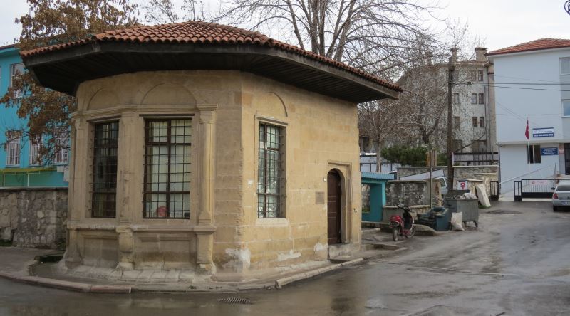 Osmanlı’da Saatlerin Ayarlandığı ve Namaz Vakitlerinin Belirlendiği Yer: Muvakkithane