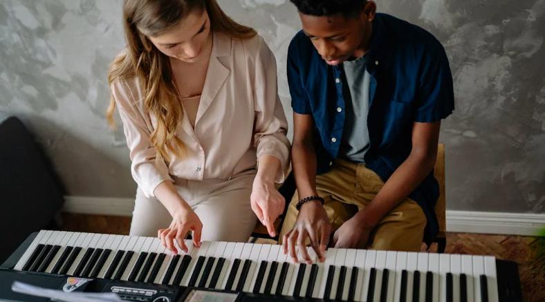 Kendi Kendine Piyano Öğrenmek İsteyenlere, 1 Yıldır Bu İşi Yapan Birinden Tavsiyeler