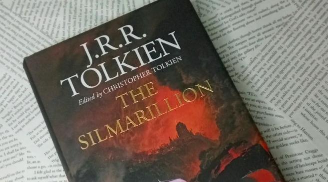 Yüzüklerin Efendisi'nde Yaşananları Okyanusta Damla Gibi Gösteren Kitap: The Silmarillion