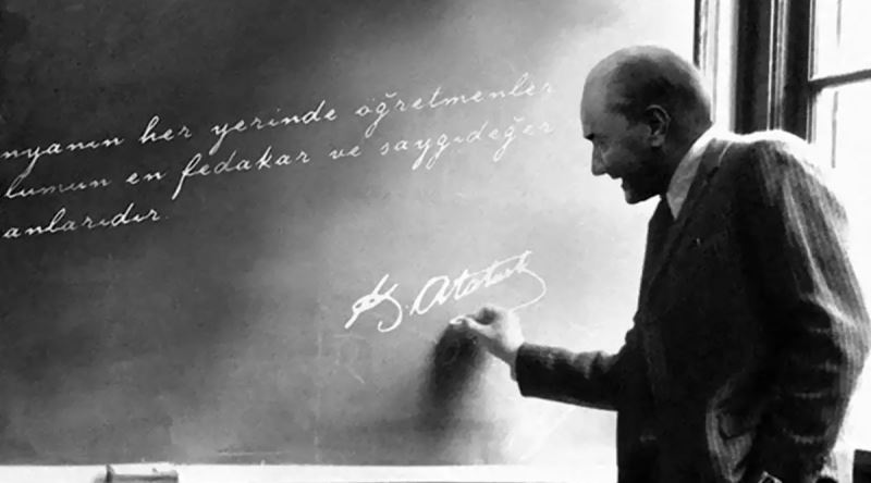 Dünyada Farklı Tarihlerde Kutlanan Öğretmenler Günü Türkiye’de Neden 24 Kasım?